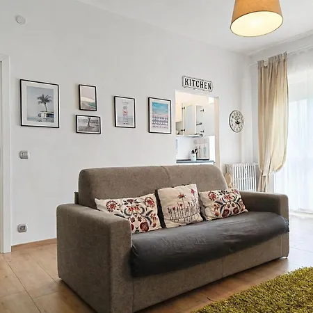 Hostdomus-white Star Apartament *